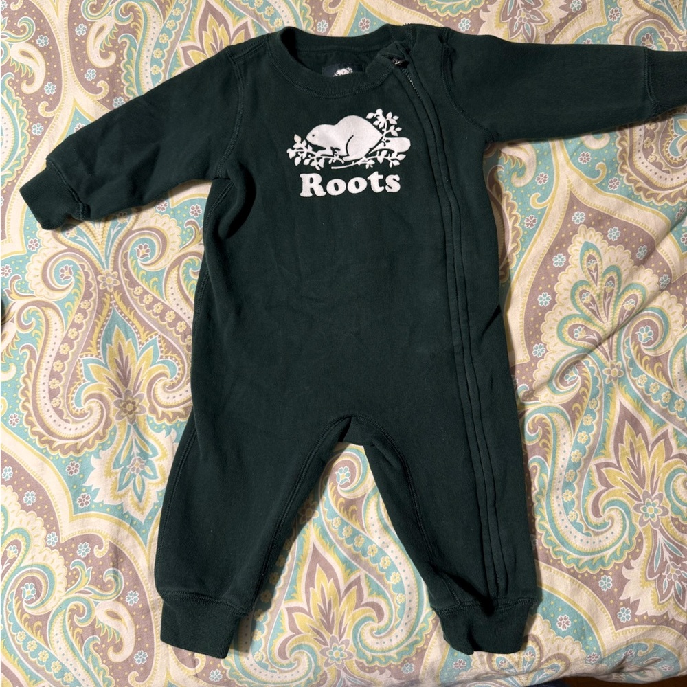 Roots Baby Romper Sweatsuit! Size M (6-12m)